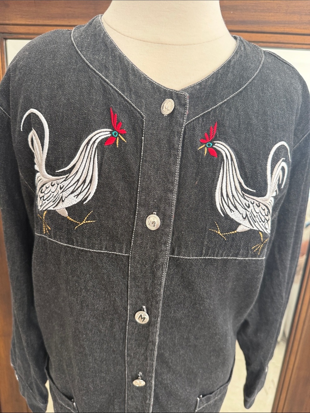 Bob Mackie Wearable Art Embroidered Rooster Black Denim Button-Up Jacket Large - Picture 2 of 8
